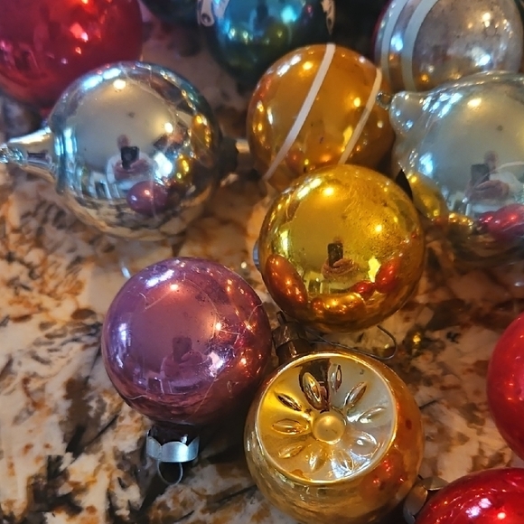 Set of 26 Vintage Shiny Brite Festive Multicolor Christmas Ornament Collection - Picture 6 of 13